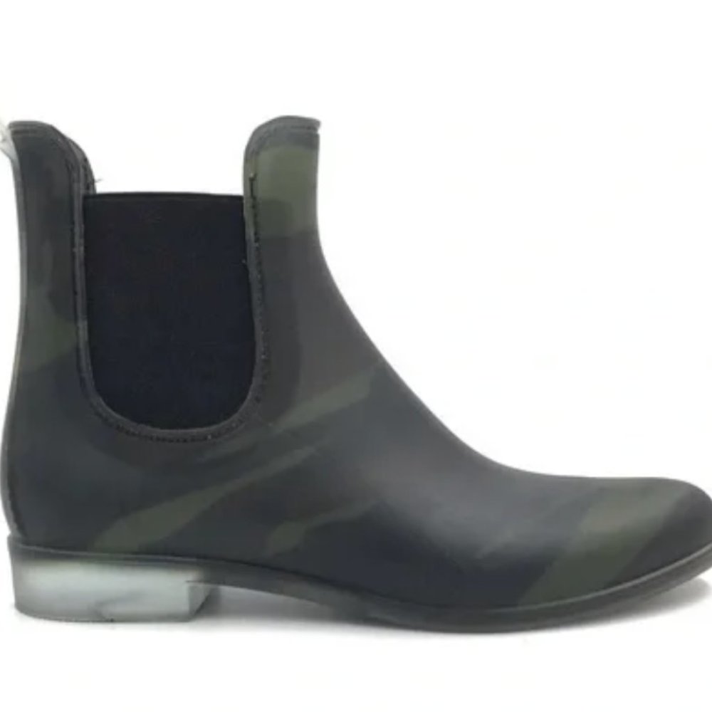 J. Crew Green Camouflage Matte Chelsea Pull On Rain Boots size 9